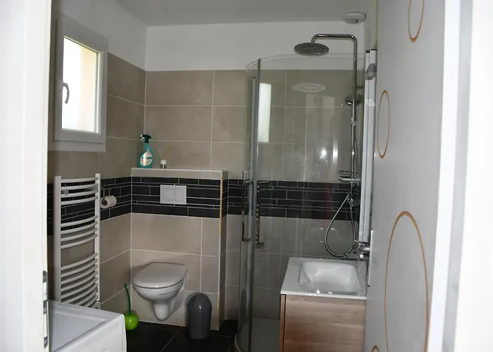 Appartement Joli Avec Piscine *